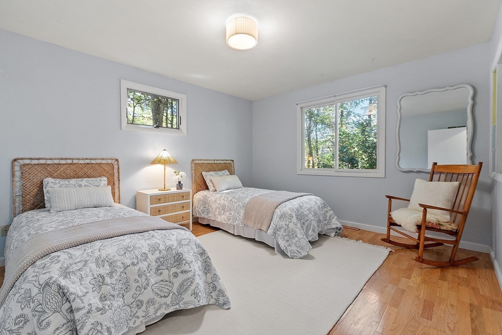 11 Horseshoe Dr