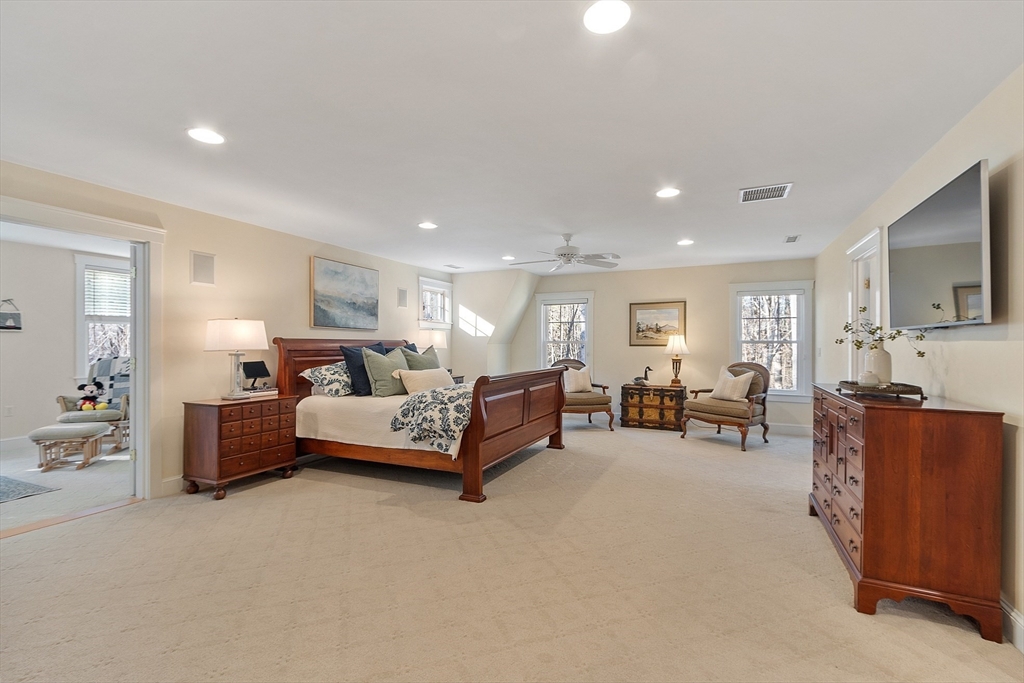 80 Daniels Ln