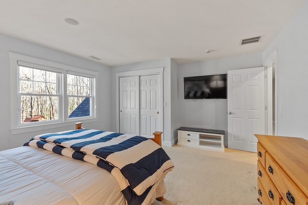80 Daniels Ln