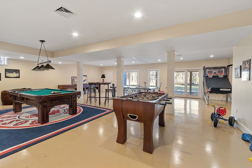 80 Daniels Ln