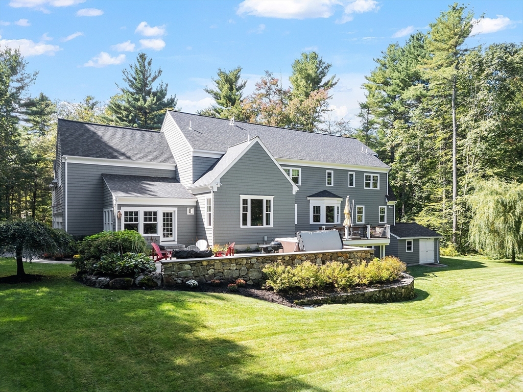 80 Daniels Ln