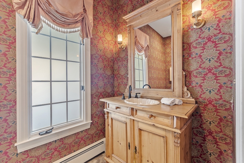 853 Strawberry Hill Rd