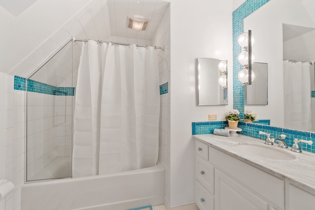 853 Strawberry Hill Rd