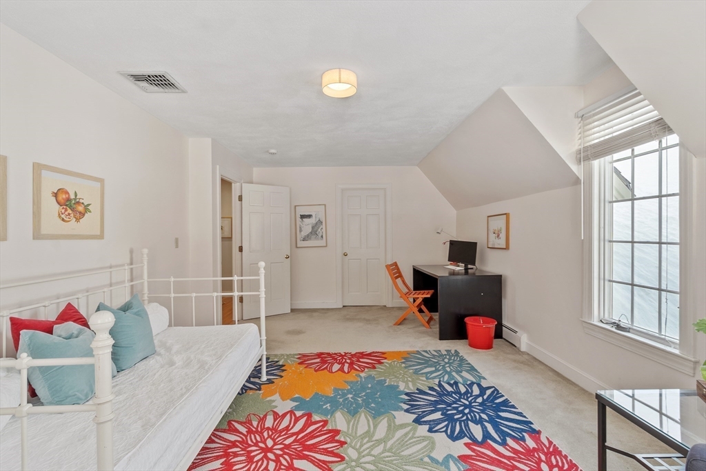 853 Strawberry Hill Rd