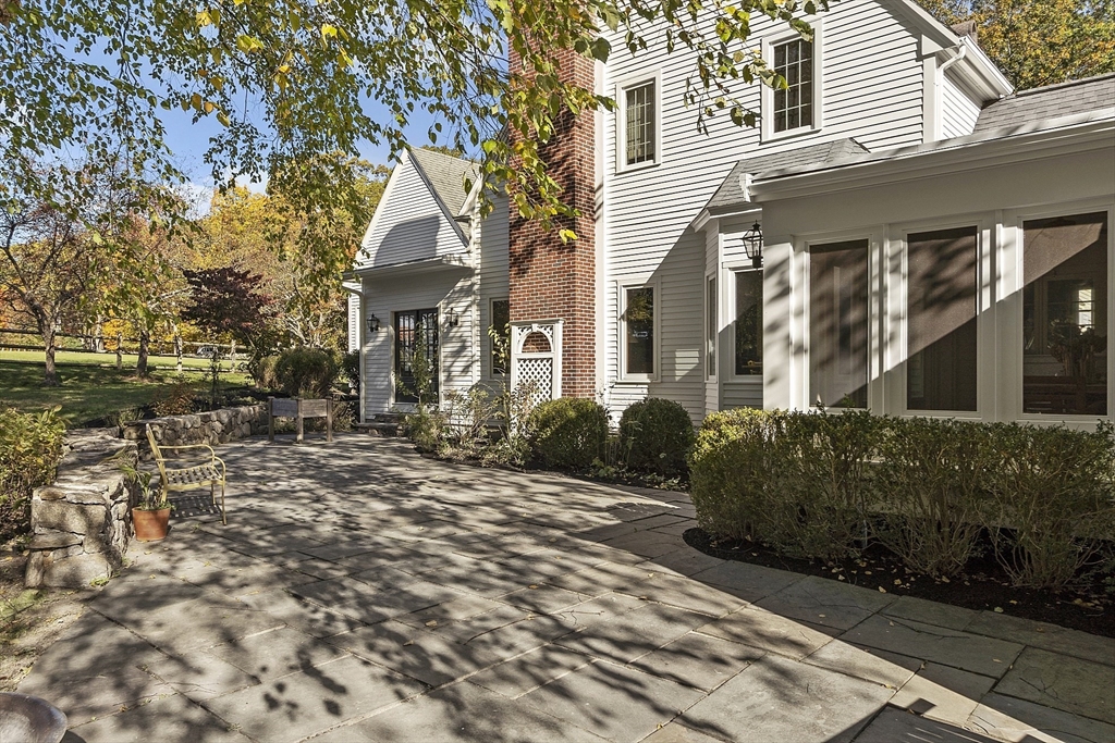 853 Strawberry Hill Rd