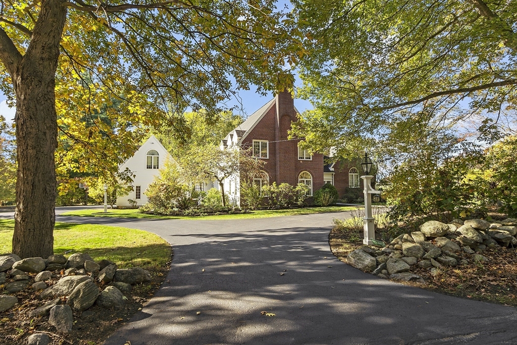 853 Strawberry Hill Rd