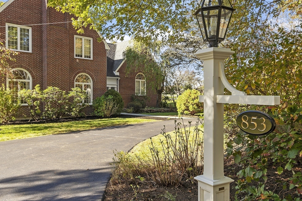 853 Strawberry Hill Rd