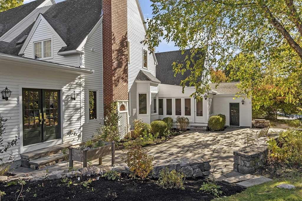 853 Strawberry Hill Rd