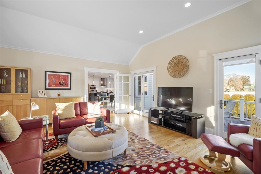 67 Conant St