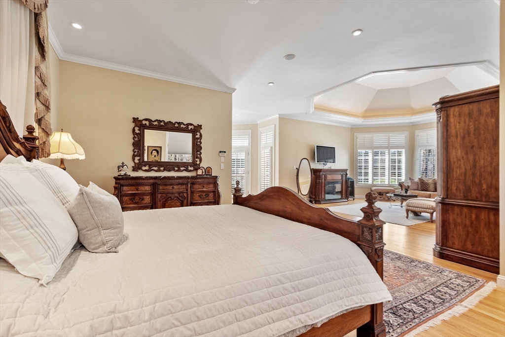 215 Monument Farm Rd