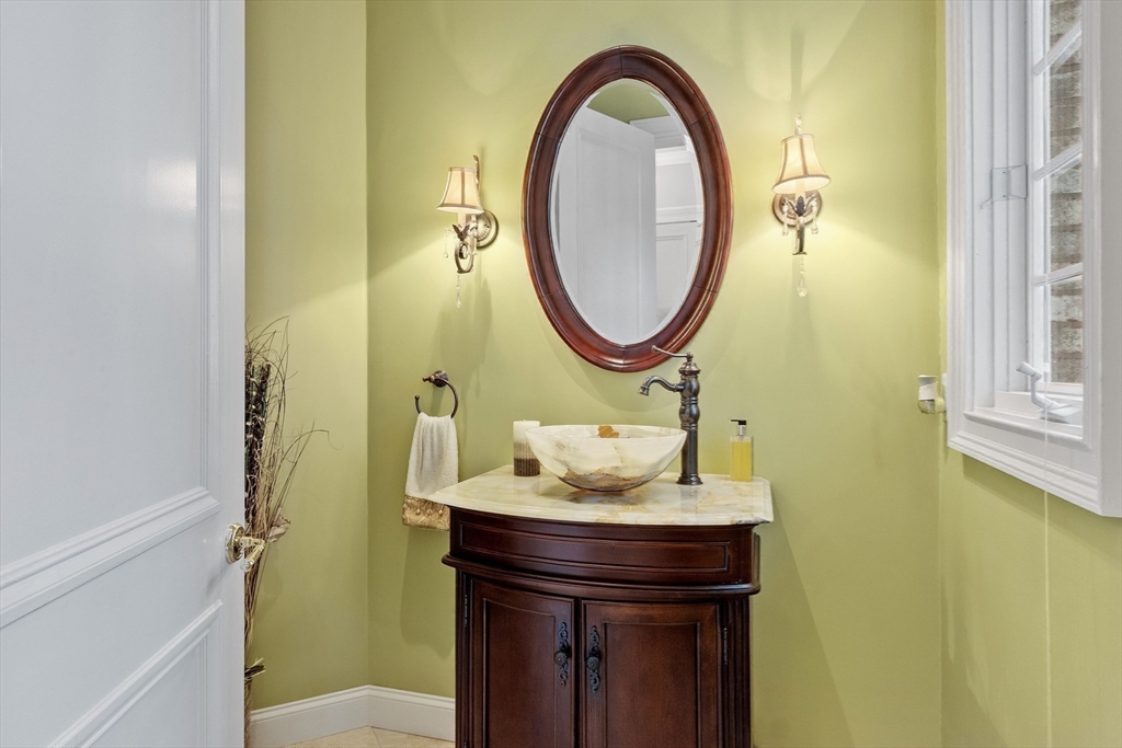 215 Monument Farm Rd