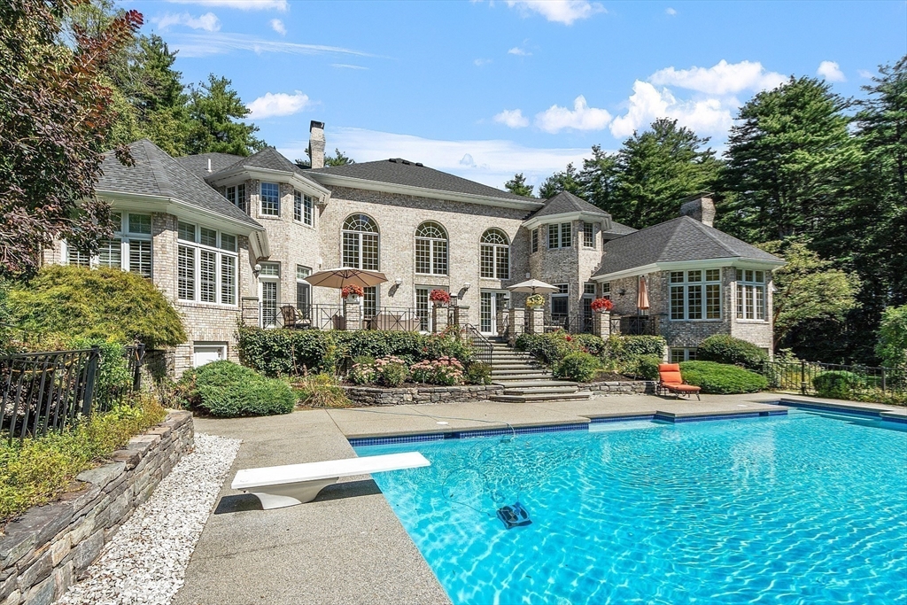 215 Monument Farm Rd