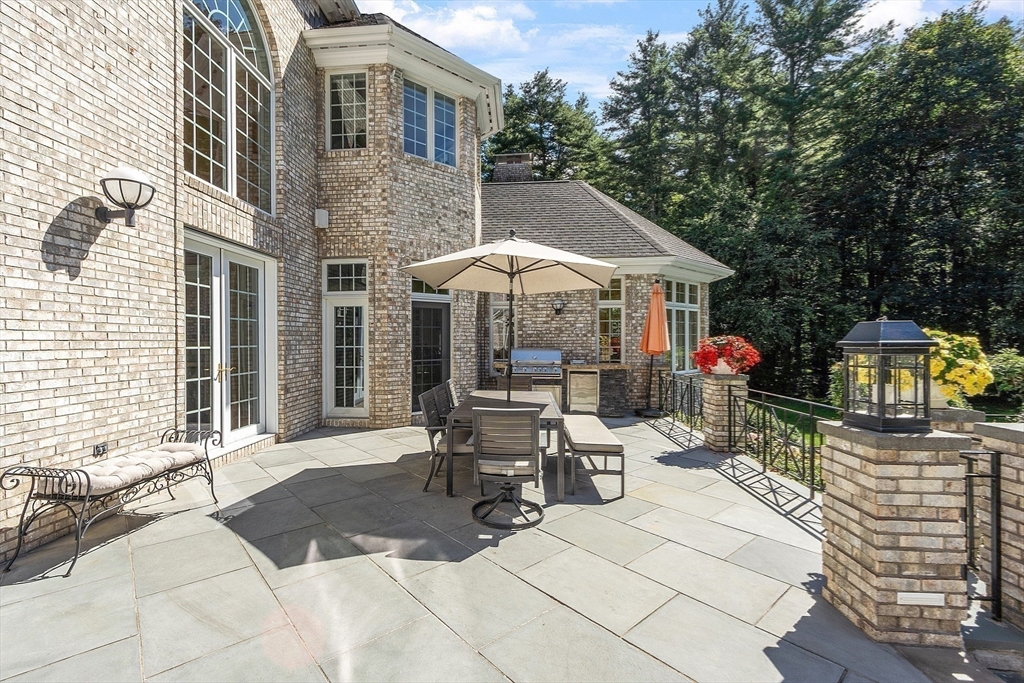 215 Monument Farm Rd