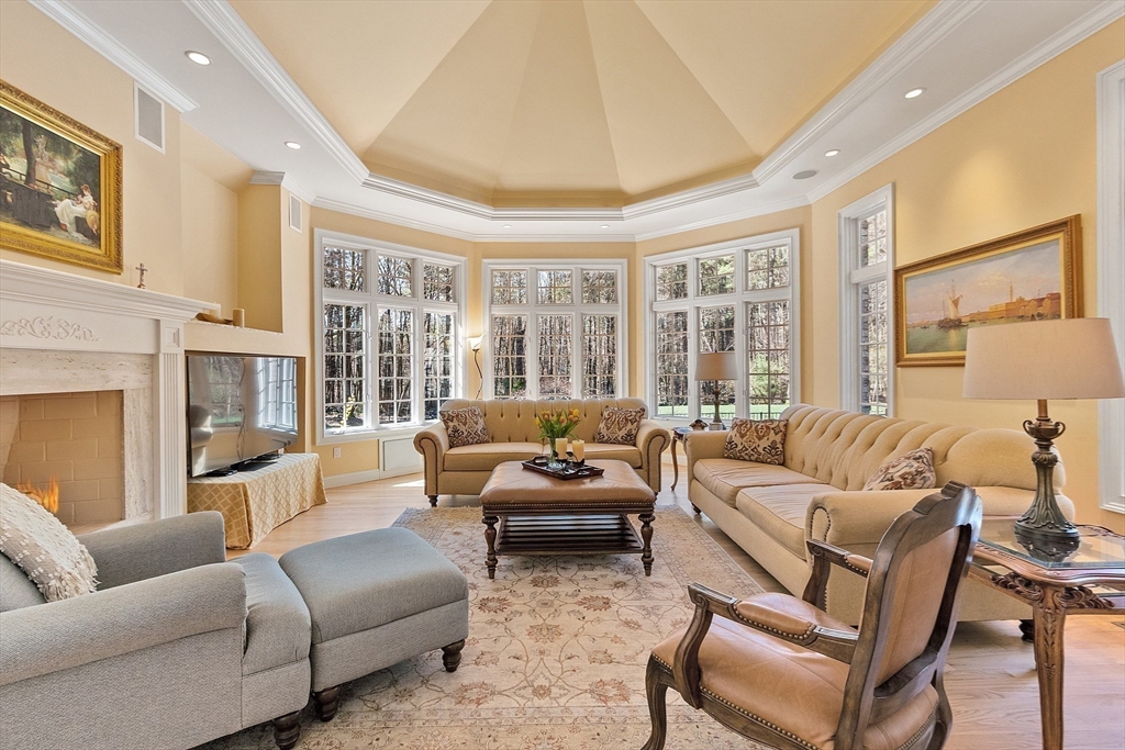 215 Monument Farm Rd