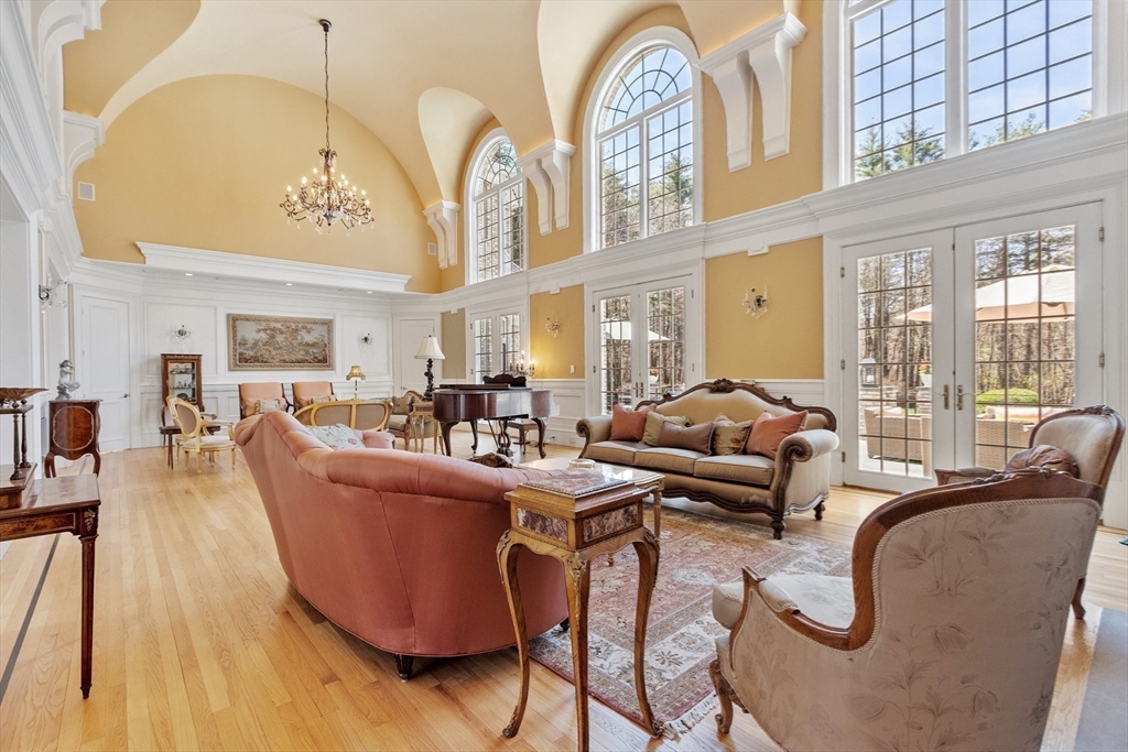 215 Monument Farm Rd