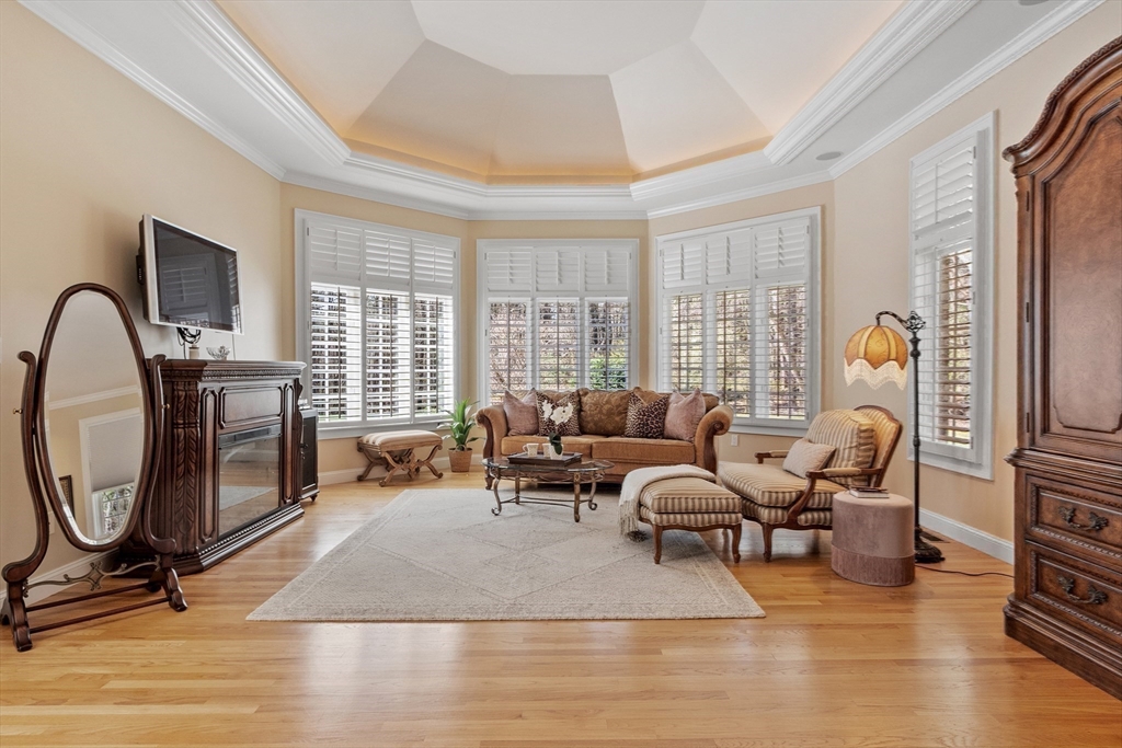 215 Monument Farm Rd