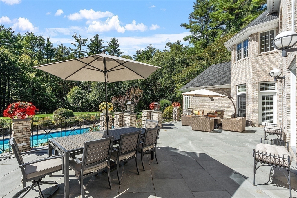 215 Monument Farm Rd