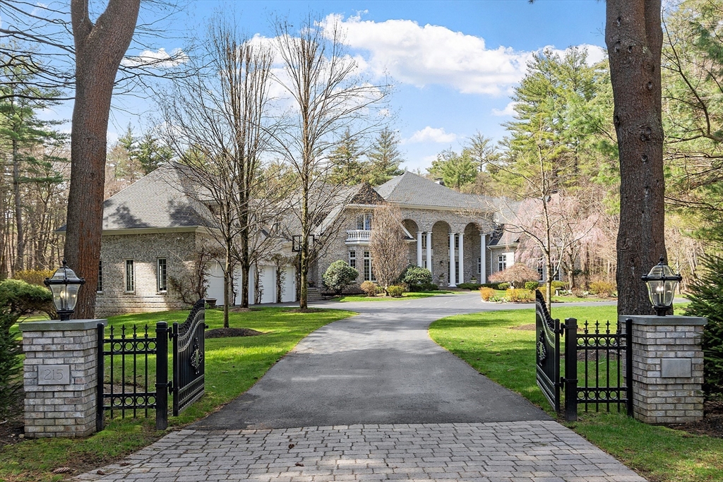 215 Monument Farm Rd