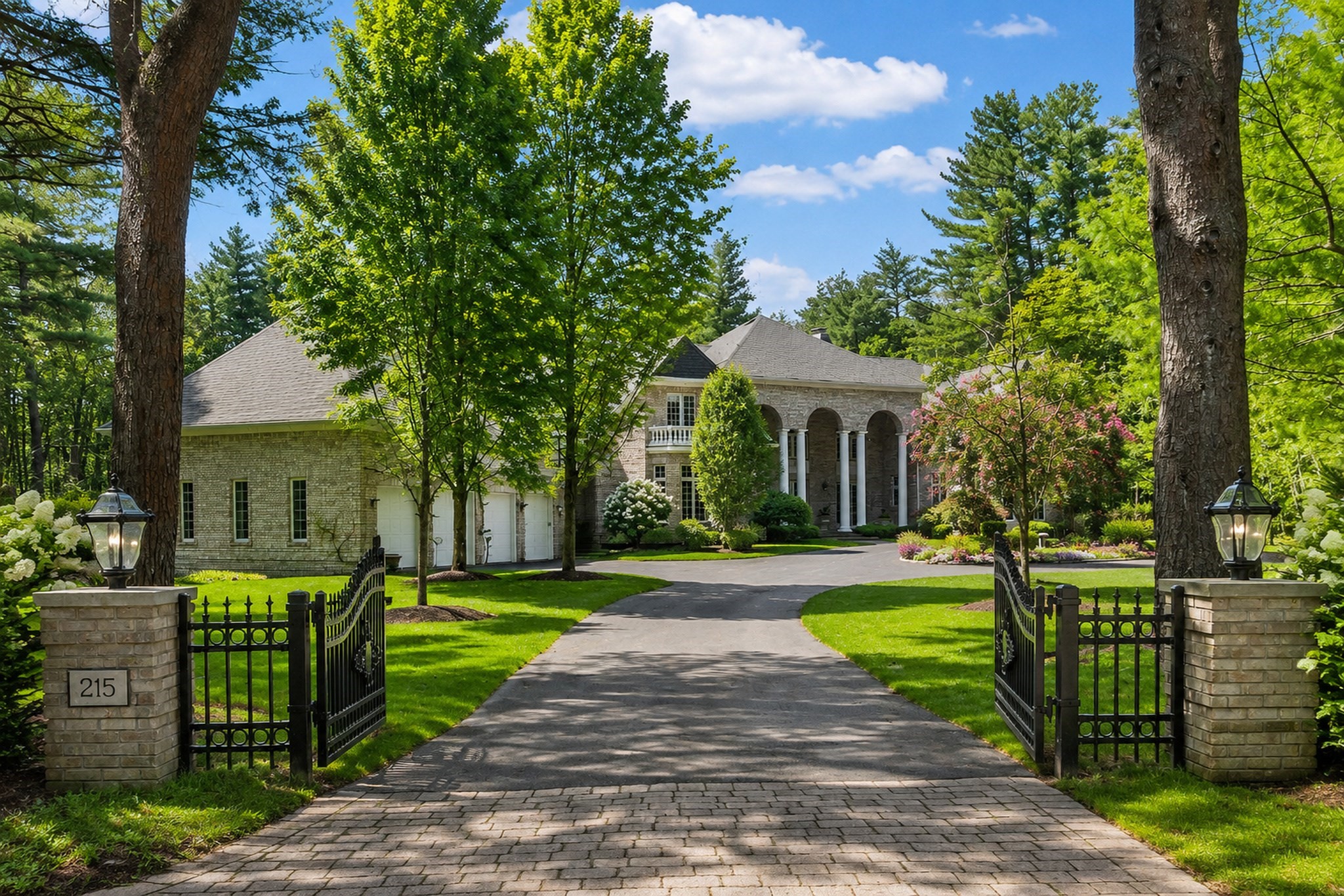 215 Monument Farm Rd