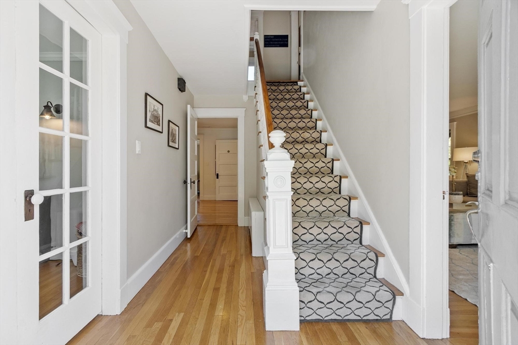 696 Main St