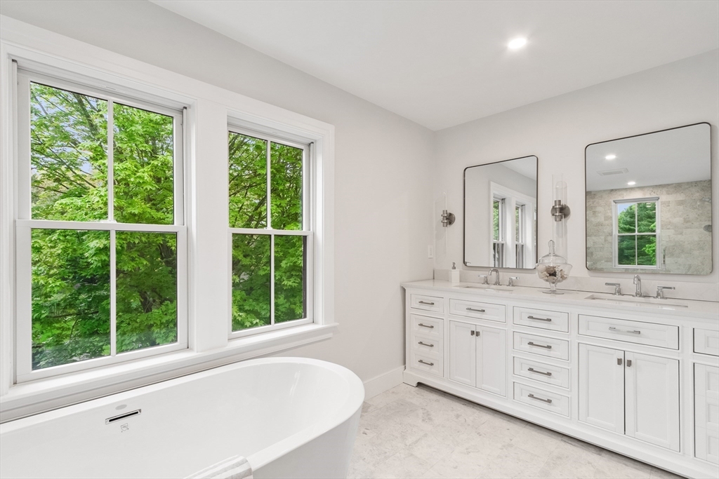 127 Lee Dr