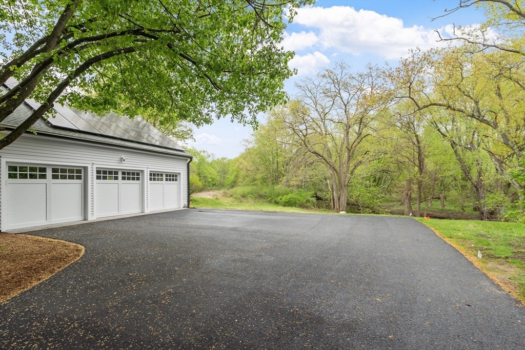 127 Lee Dr