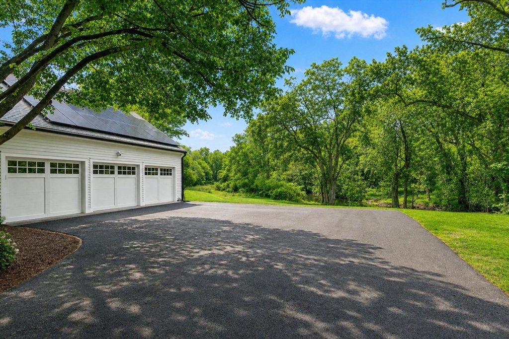 127 Lee Dr