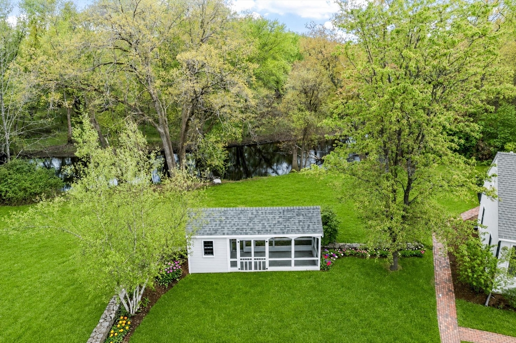 127 Lee Dr