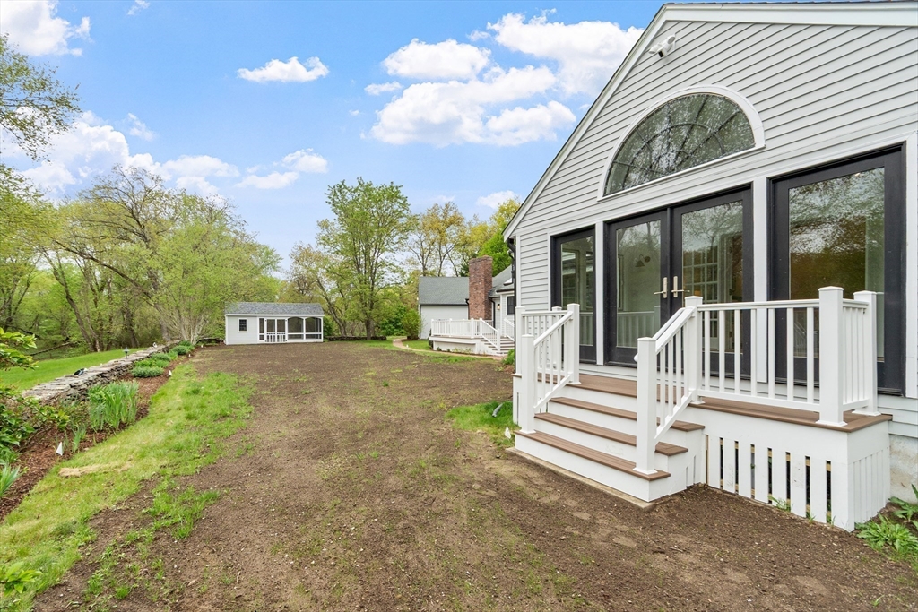127 Lee Dr