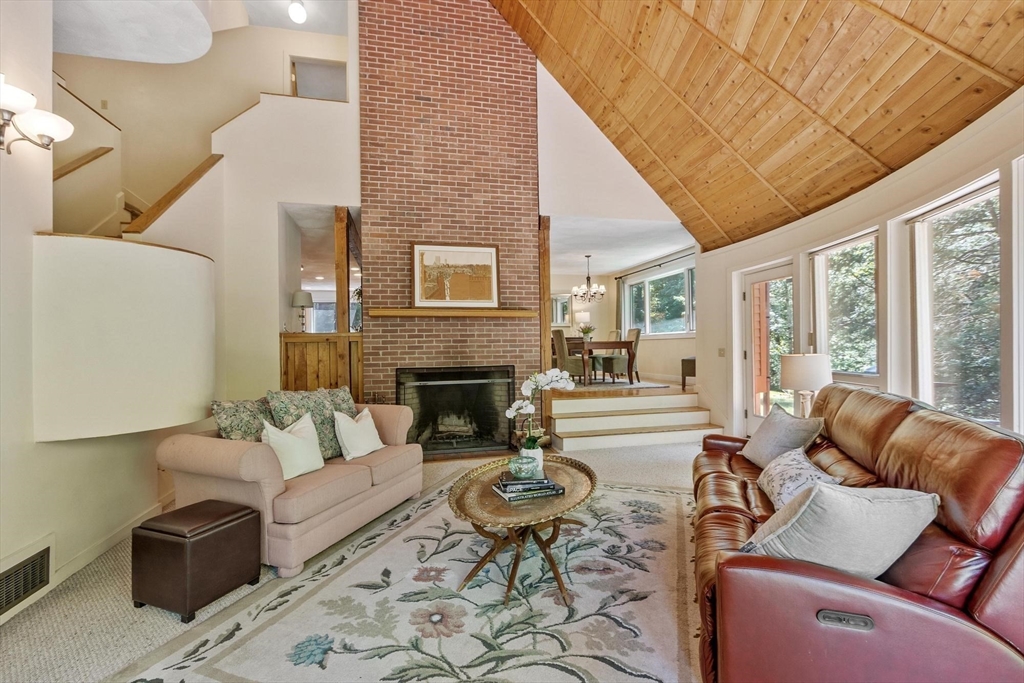 78 Carroll Dr