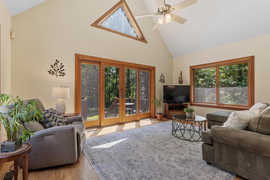 78 Carroll Dr