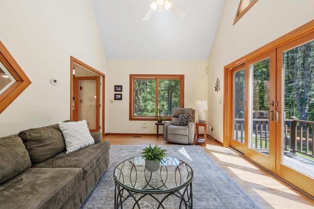 78 Carroll Dr