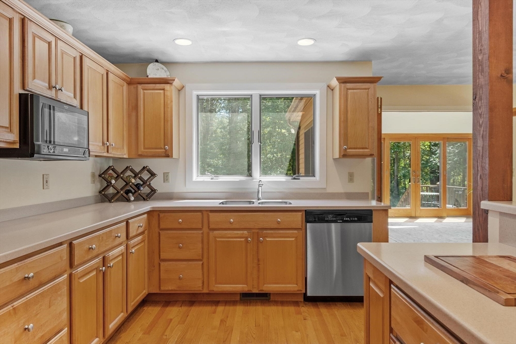 78 Carroll Dr
