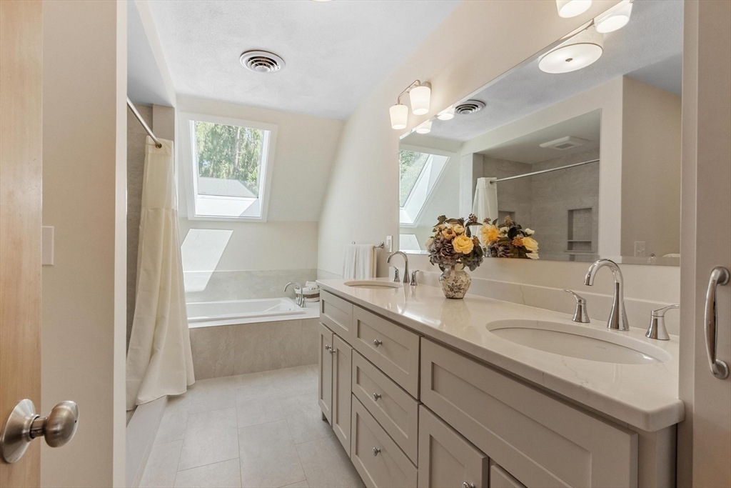 78 Carroll Dr