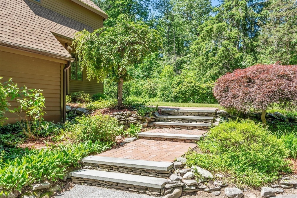 78 Carroll Dr