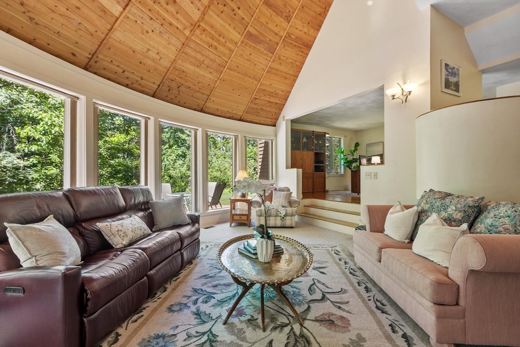 78 Carroll Dr