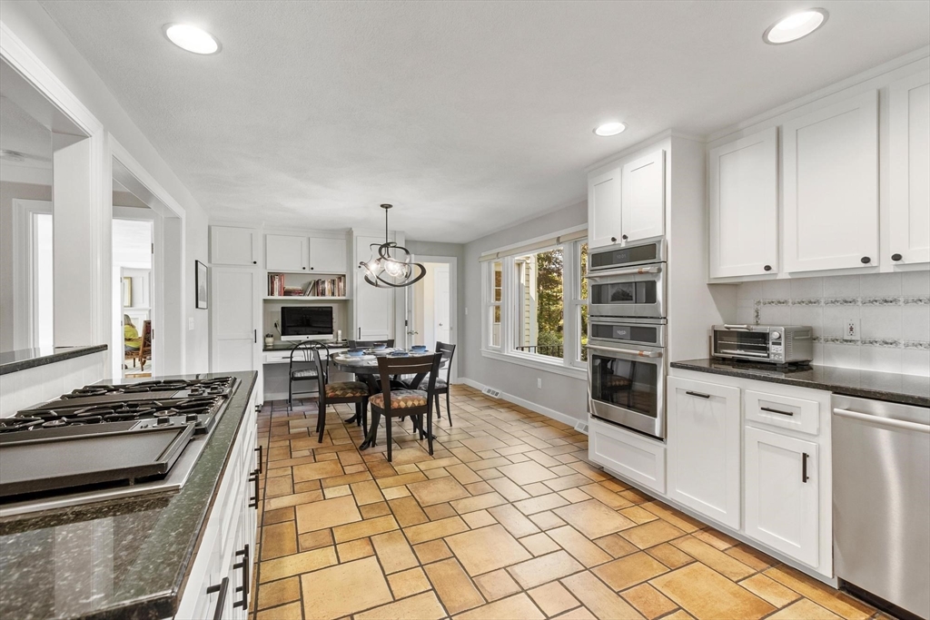 30 Goose Pond Rd
