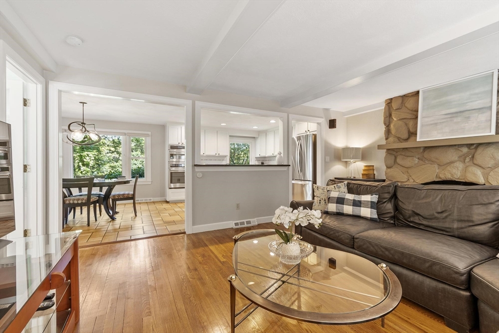 30 Goose Pond Rd