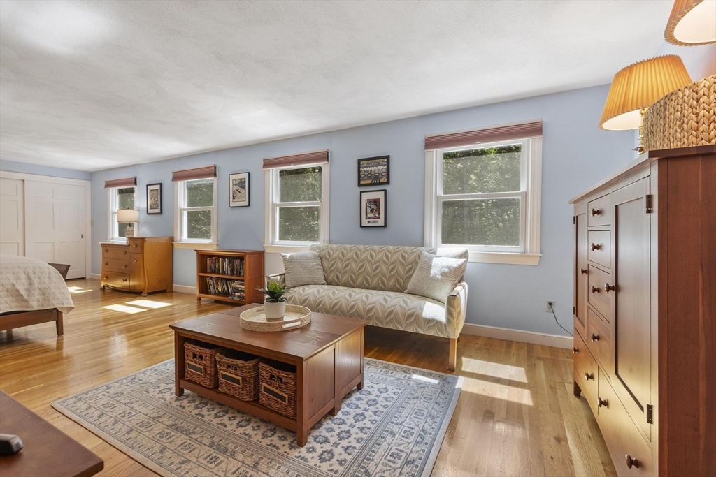 30 Goose Pond Rd