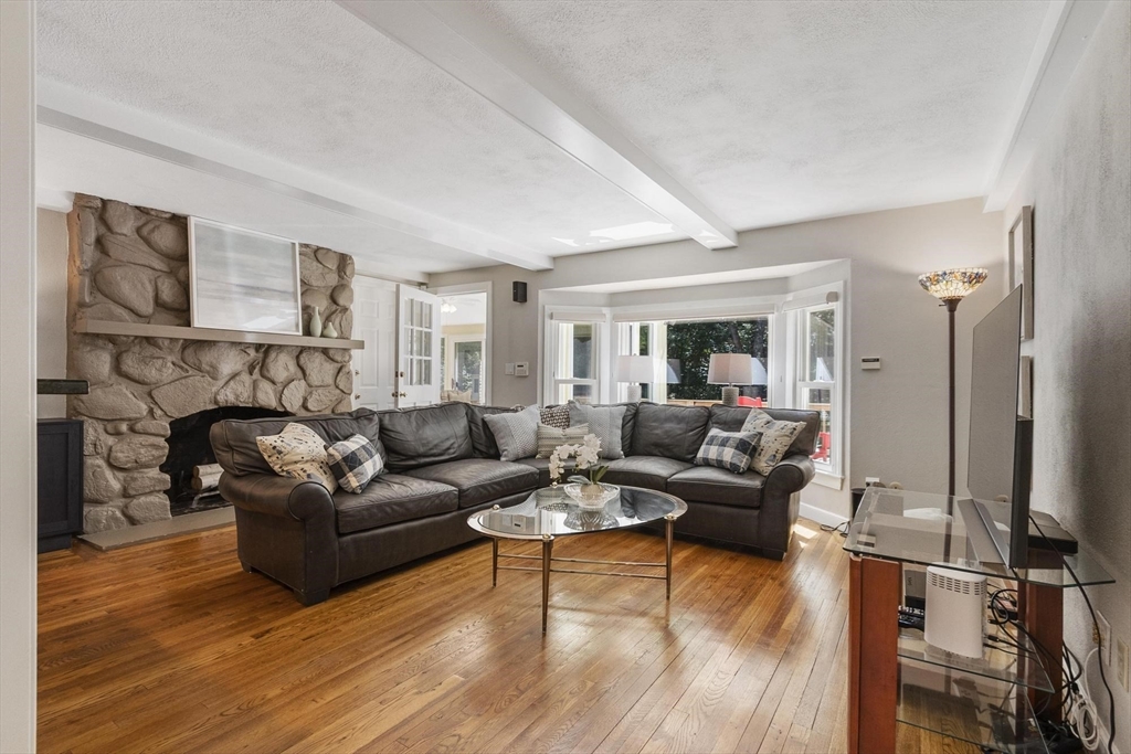 30 Goose Pond Rd