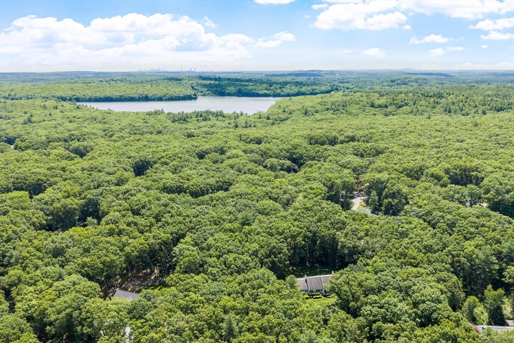 30 Goose Pond Rd
