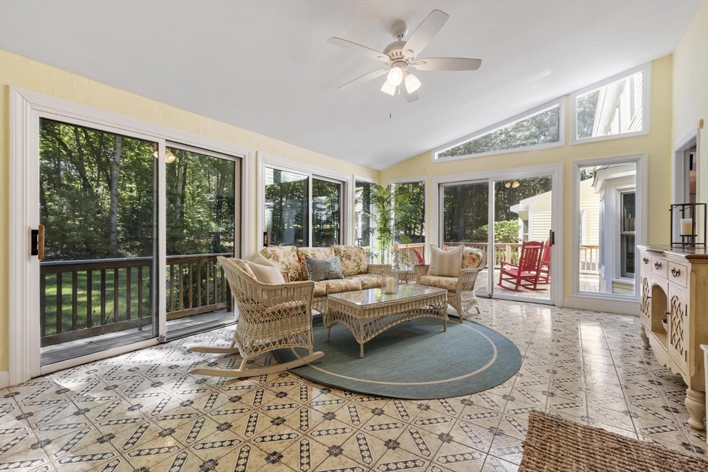 30 Goose Pond Rd
