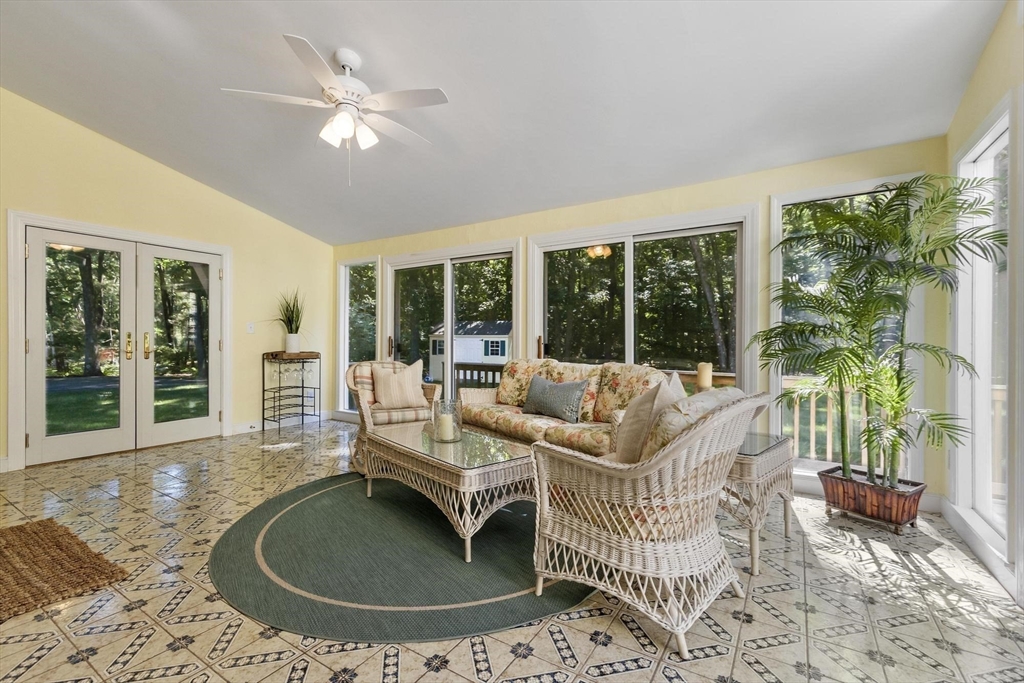 30 Goose Pond Rd