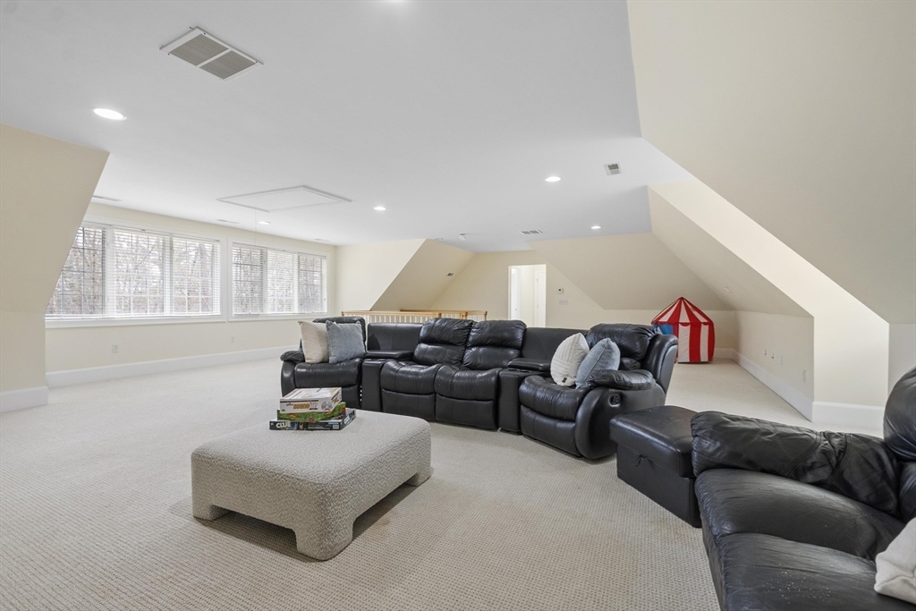 58 Buttrick Ln
