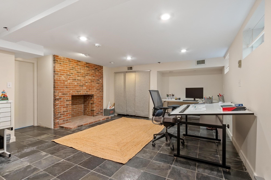 221 Pope Rd