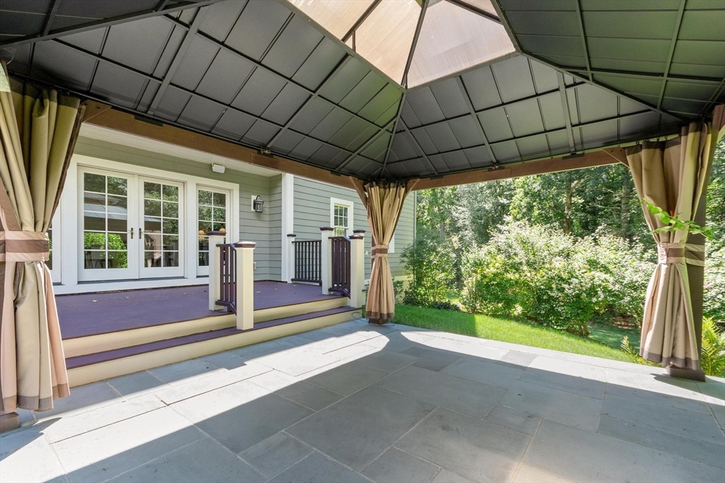 64 Tanglewood Way