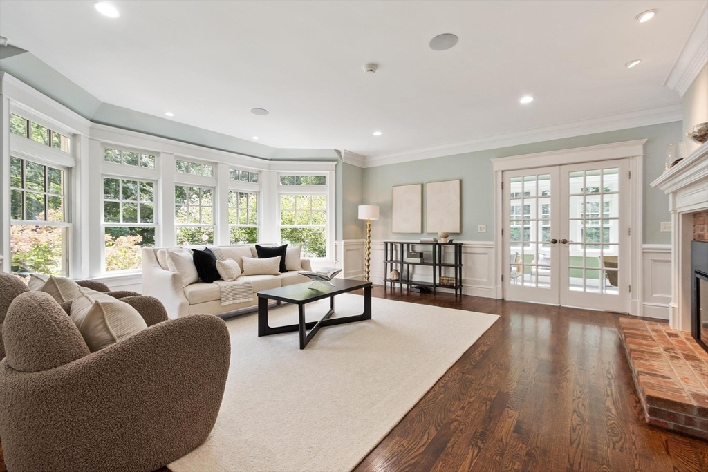 64 Tanglewood Way