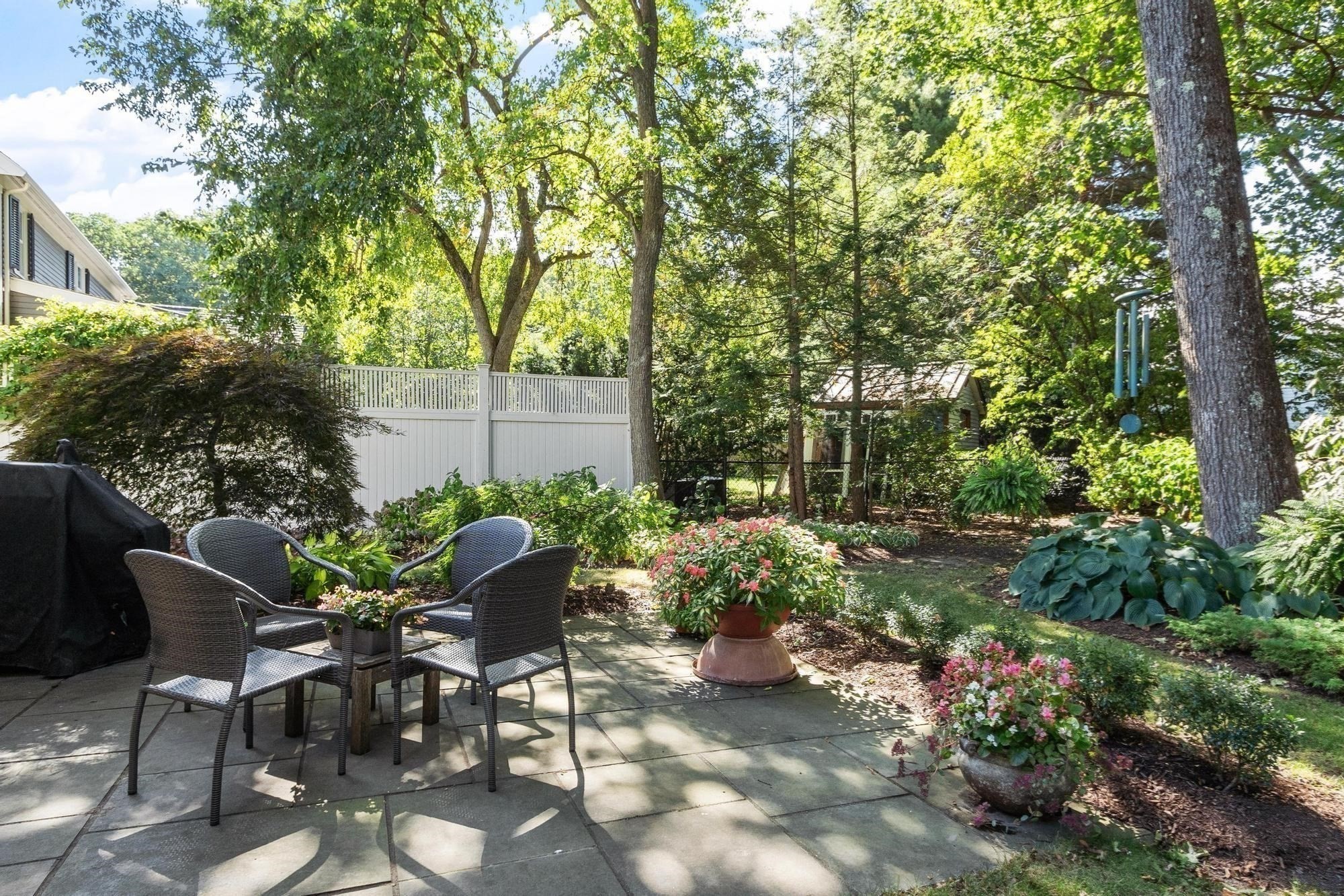 50 Bridgecourt Ln