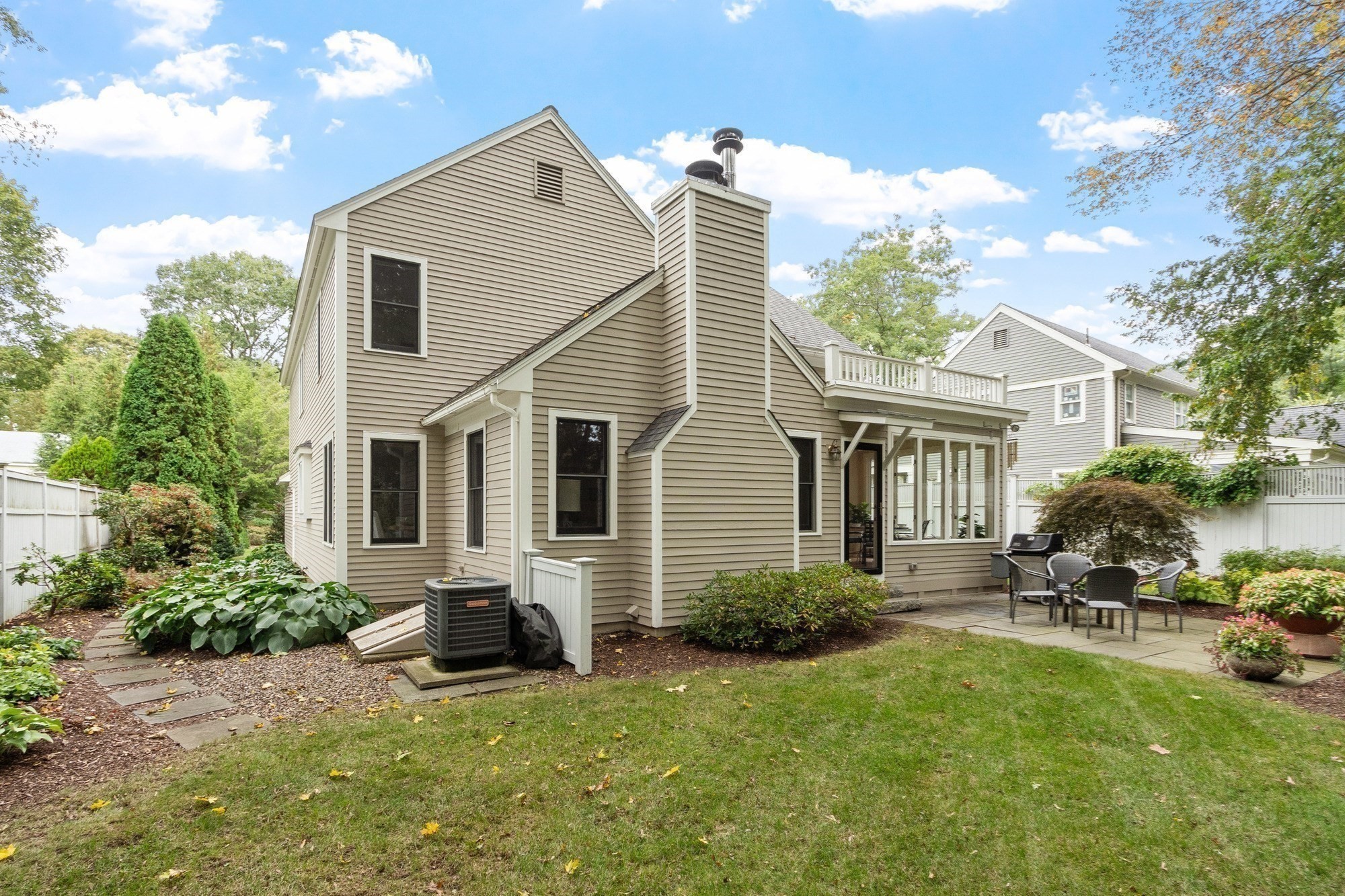50 Bridgecourt Ln