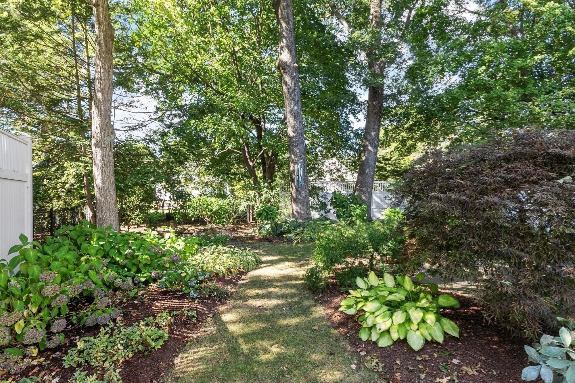 50 Bridgecourt Ln